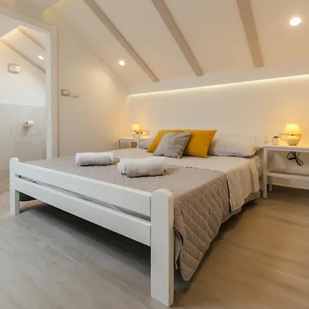 Lozo By Interhome *