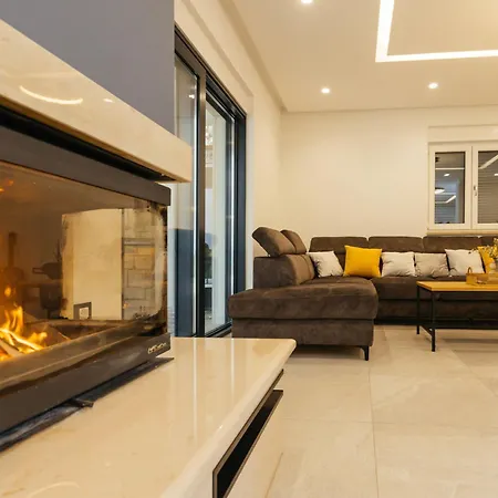 Holiday home Lozo By Interhome