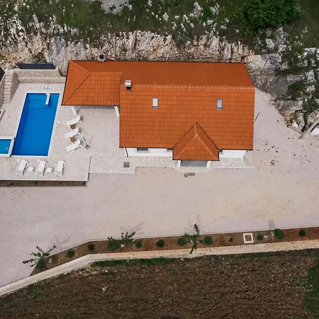 Hébergement de vacances Lozo By Interhome